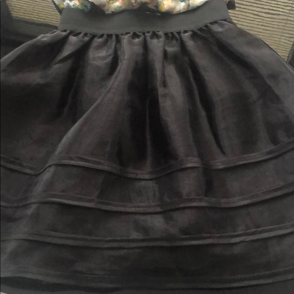 Two piece set - Picture 2 of 4